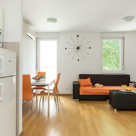 Apartment Marcela With Private Parking Split Bagian luar foto
