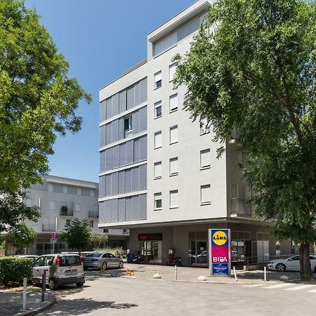 Apartment Marcela With Private Parking Split Bagian luar foto