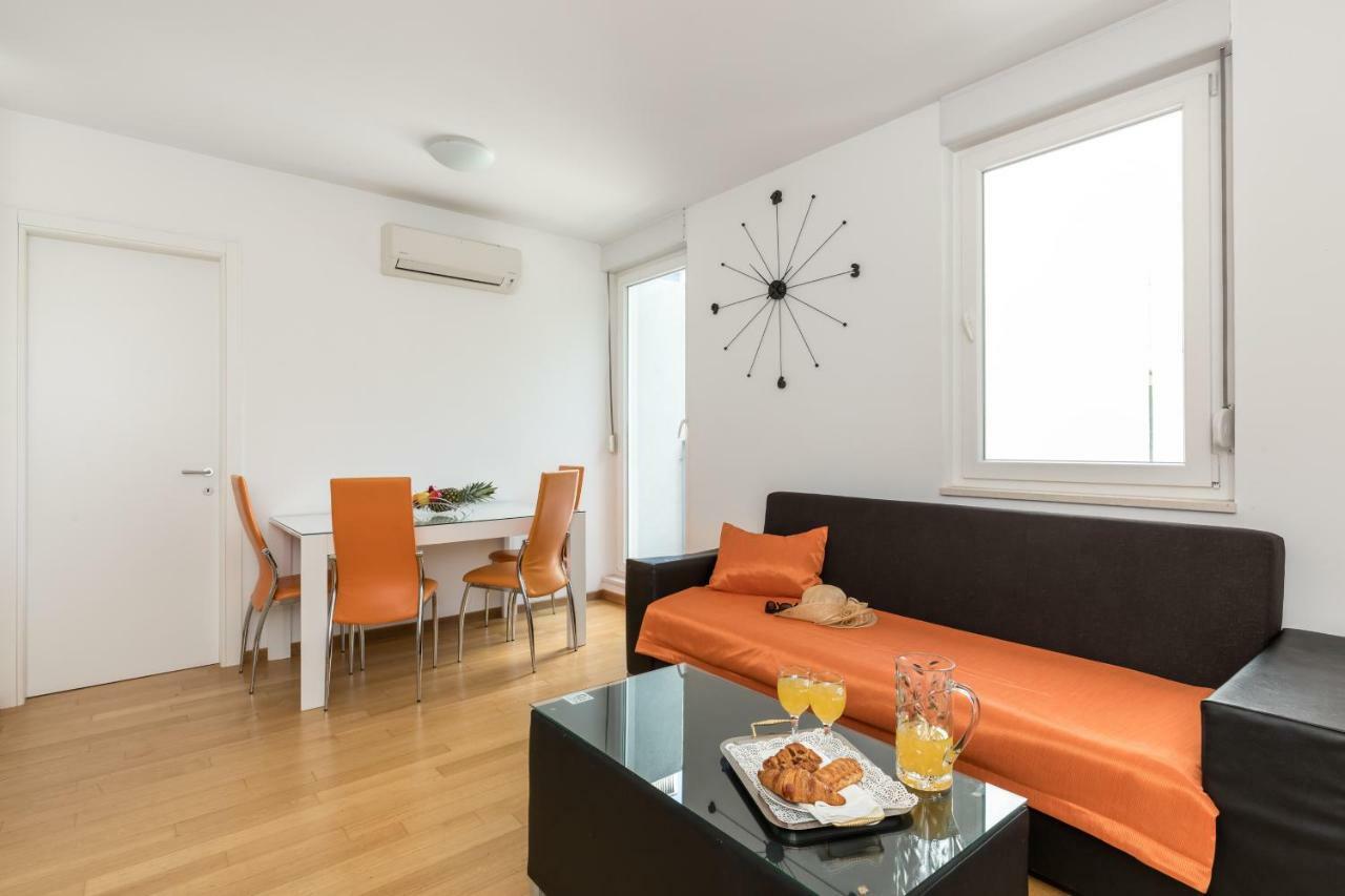 Apartment Marcela With Private Parking Split Bagian luar foto