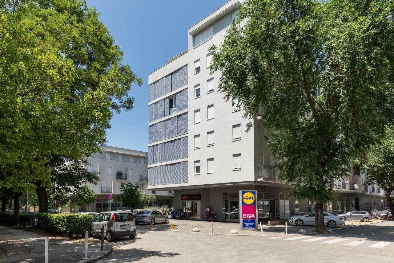 Apartment Marcela With Private Parking Split Bagian luar foto