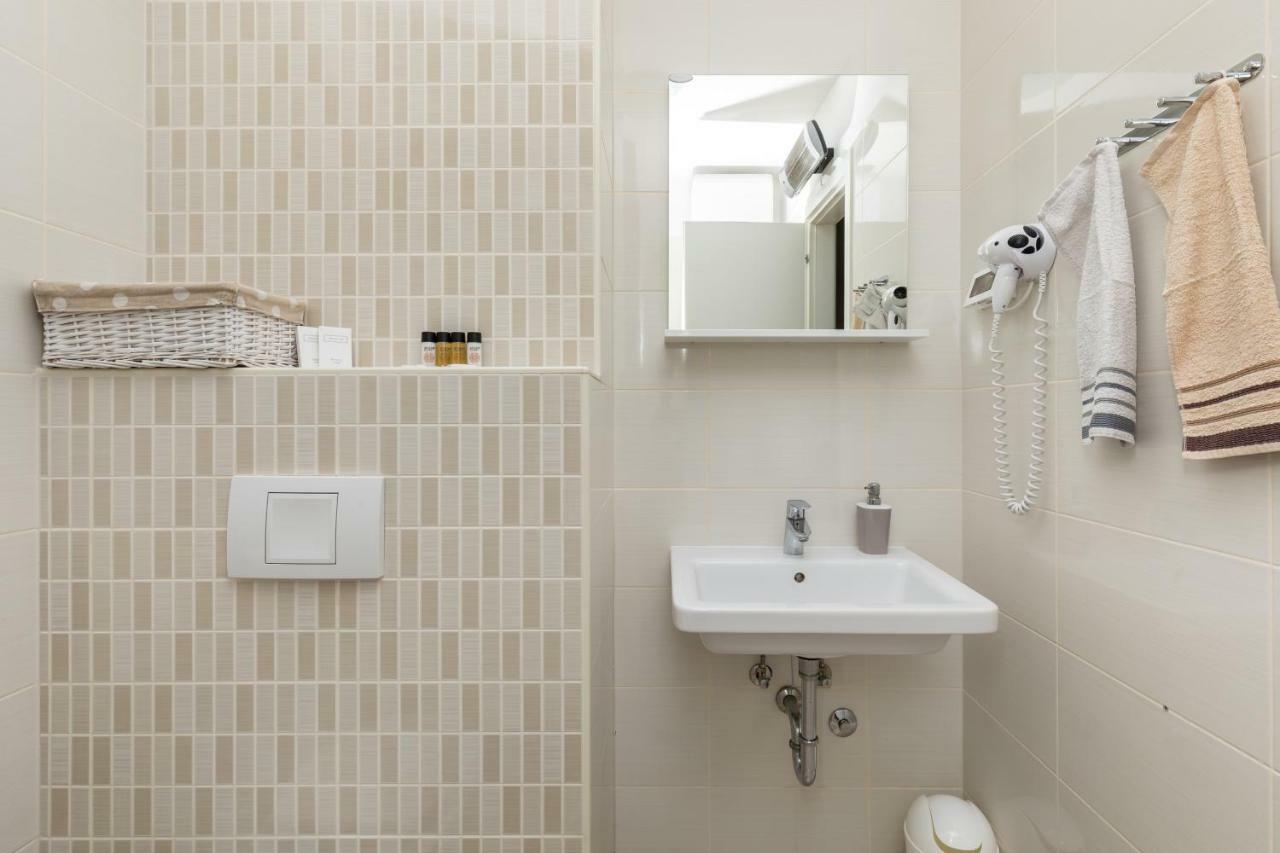 Apartment Marcela With Private Parking Split Bagian luar foto