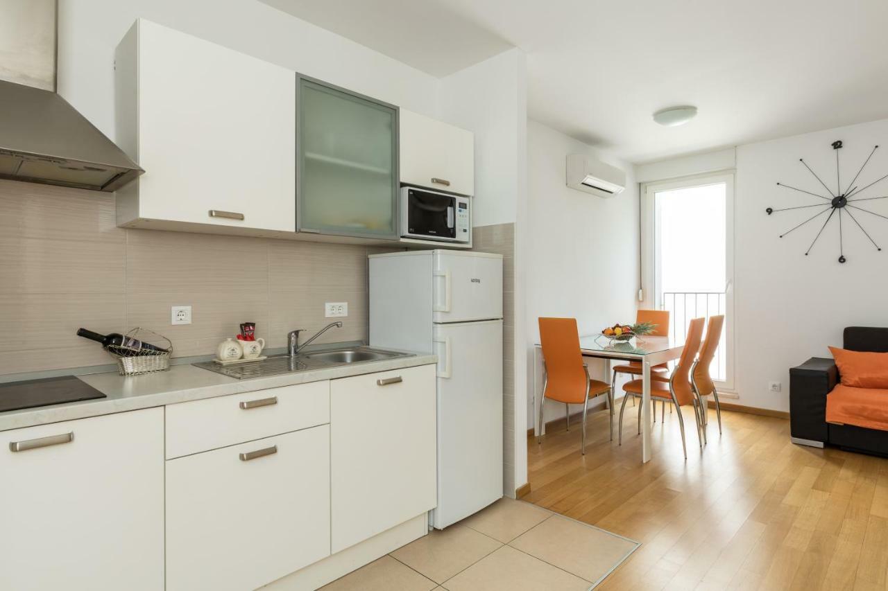 Apartment Marcela With Private Parking Split Bagian luar foto